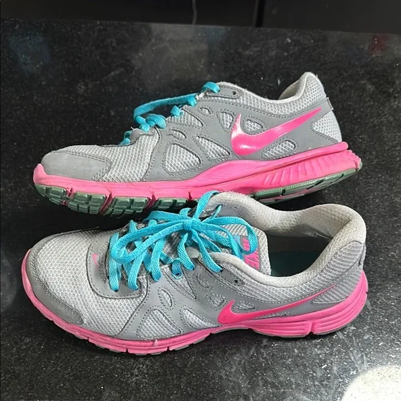 Nike Revolution 2 Women's Size US 8.5 Gray and Pink Sneakers Blue Laces - Picture 6 of 7